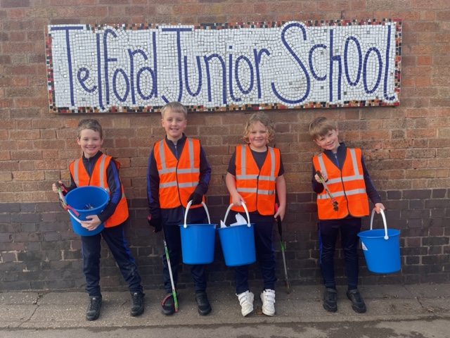 Picture showing our school counsellors involved in local litter pick.