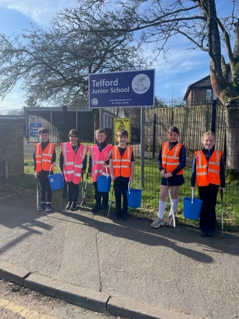 Picture showing our school counsellors involved in local litter pick.